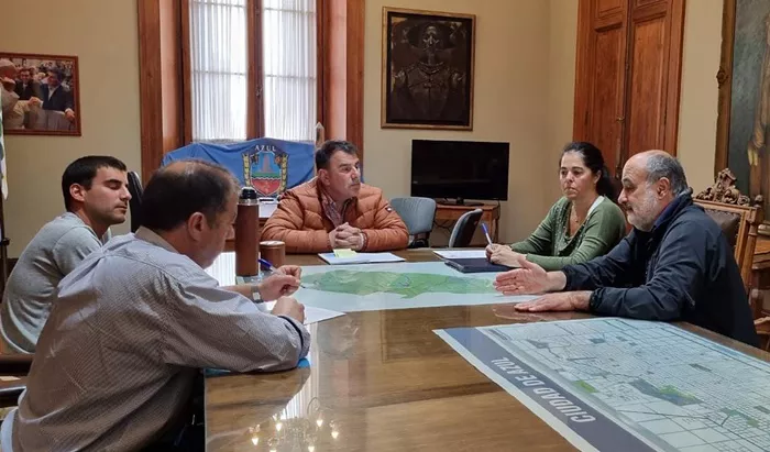 Reunión con las autoridades del IHLLA