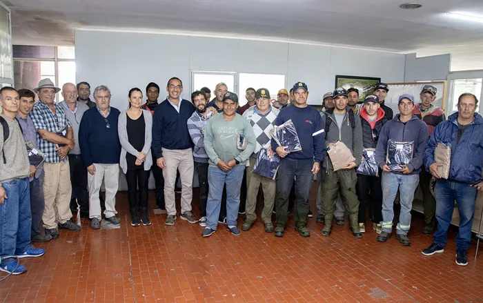 Entrega de ropa Servicios Públicos