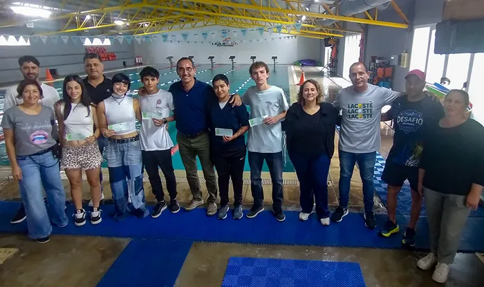 entrega de aporte económico a deportistas