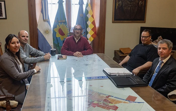 reunión y firma por terrenos