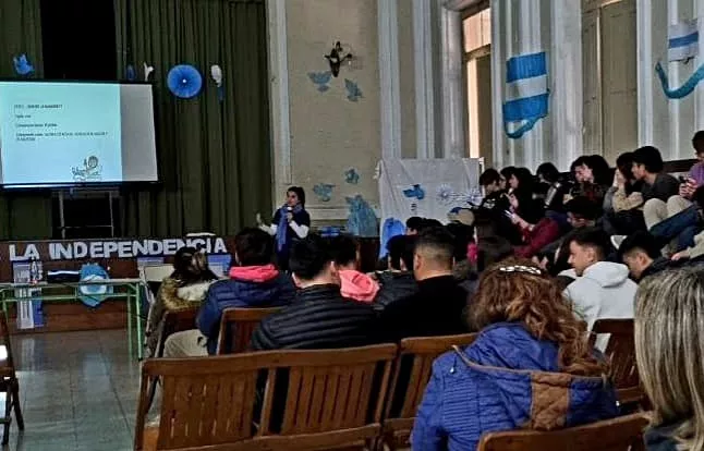Charlas escuelas campaña donación de sangre