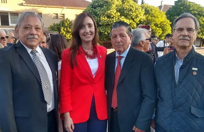 Acto por el 50° Aniversario de la Defensa de la Guarnición Ejército Azul