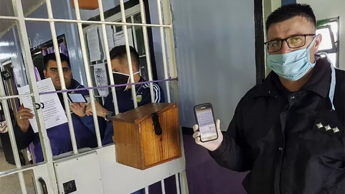 Celulares en cárceles