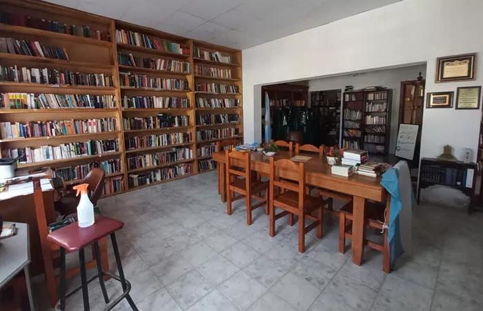Biblioteca Cachari