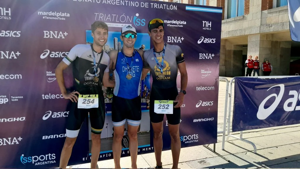 Triunfo del azuleño Gerónimo Dhereté en el Asics Sprint Triatlón