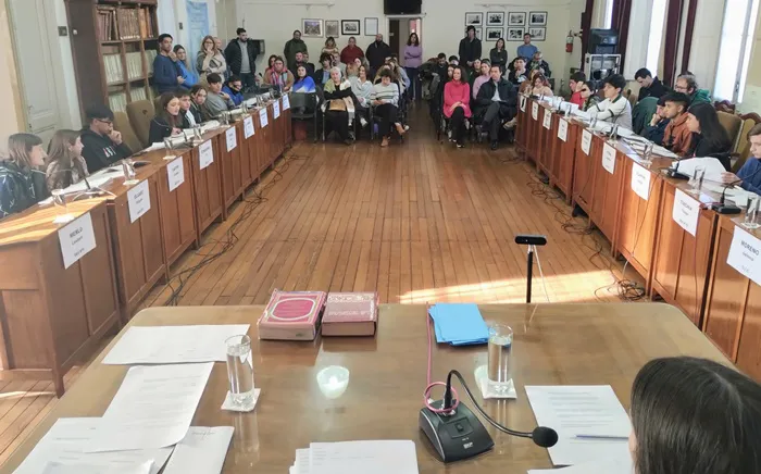 Sesión de los y las estudiantes