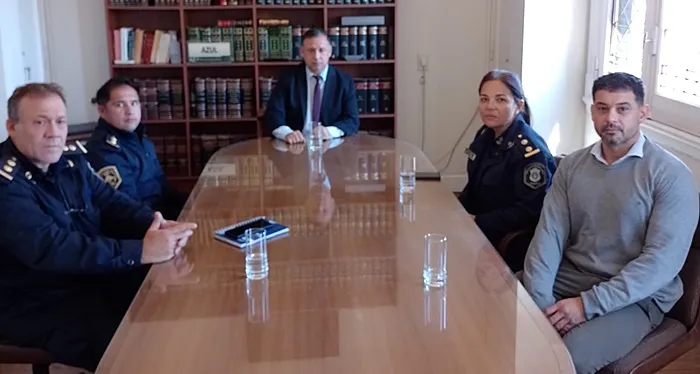 Reunión policía y fiscal