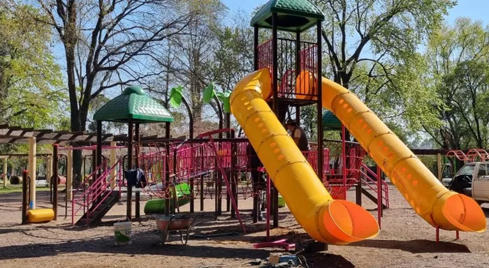 Reposición de juegos Parque