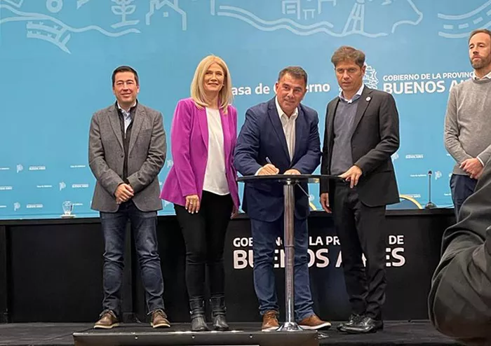 Firma Municipios a la obra
