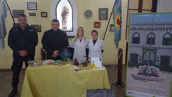 Penitenciarios e internos de la Unidad 7 donaron juguetes a un hospital