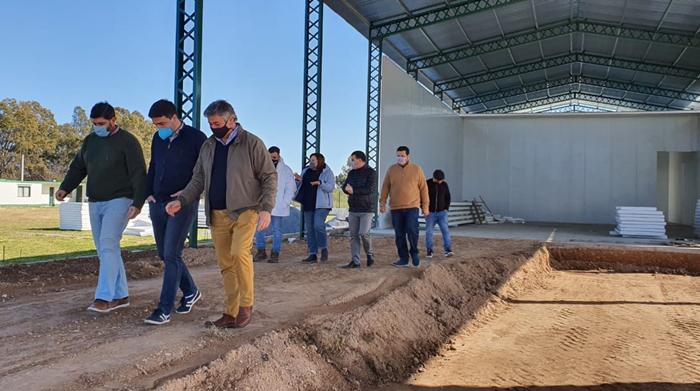 Visita al frigorífico de Cacharí