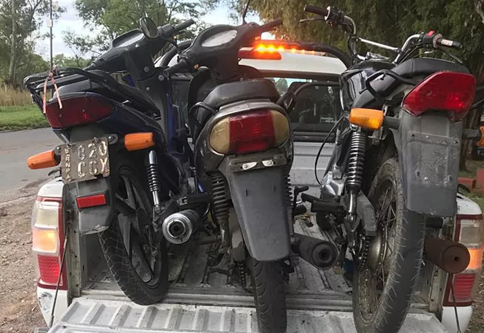 Motos