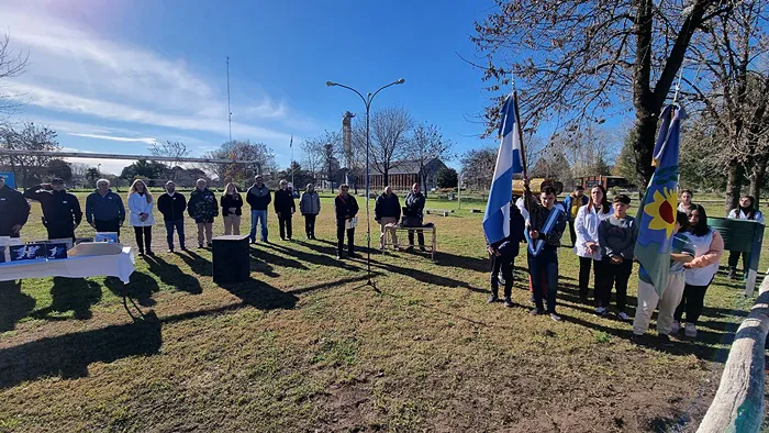 Acto Malvinas en Cacharí