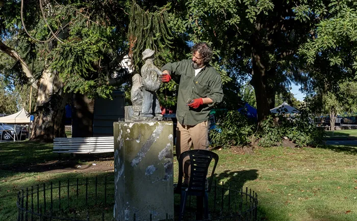 Escultura inmigrantes